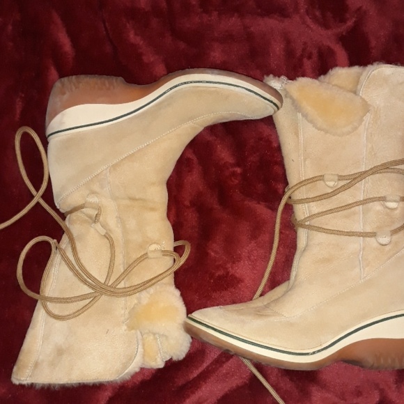 Shoes - Picture 3 of 4